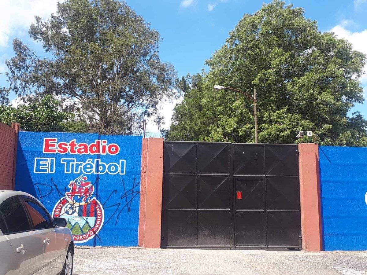 Municipal entrenó a puerta cerrada