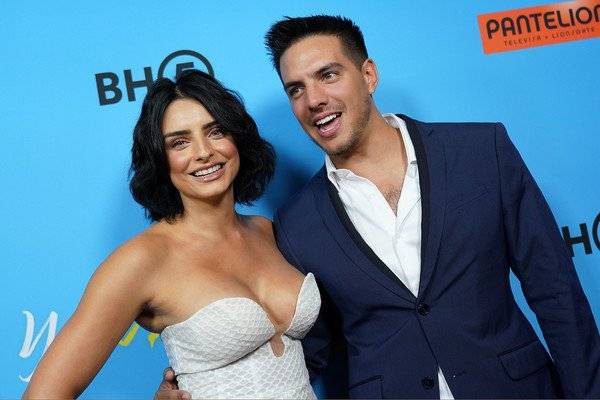 Aislinn Derbez