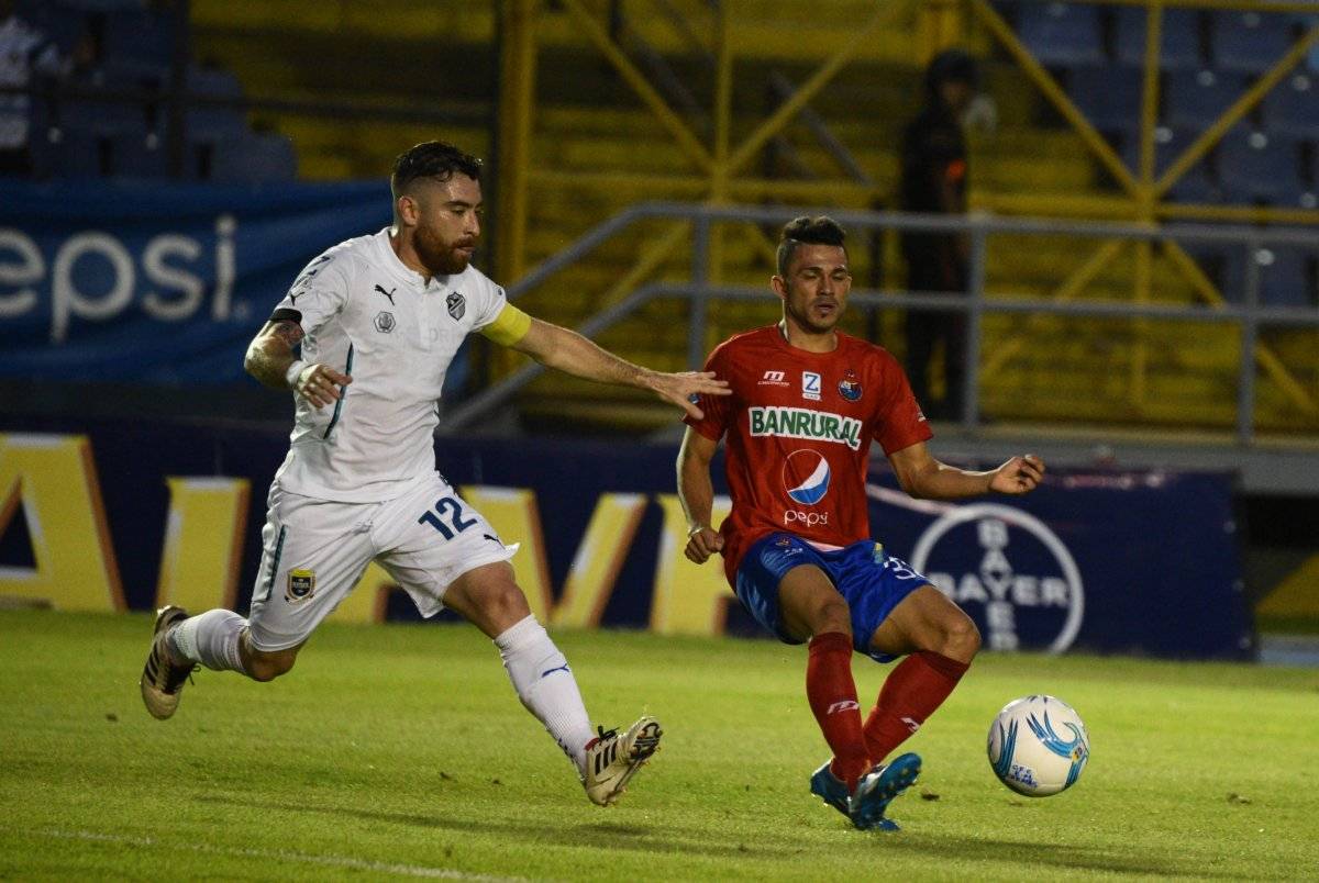 Comunicaciones llega como líder del torneo