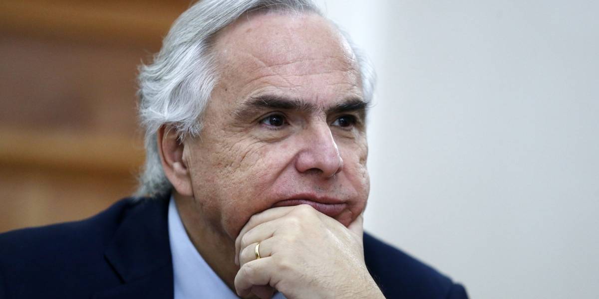 Ministro Chadwick y hackeos: "A los que crean que están perforando sistemas, se van a equivocar"