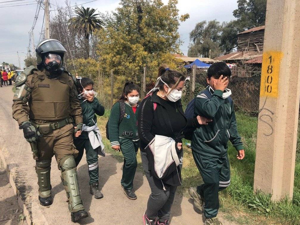 Nube tóxica en Maipú: alertan que humo se moverá a otras comunas y 300 alumnos esperan ser retirados por sus apoderados