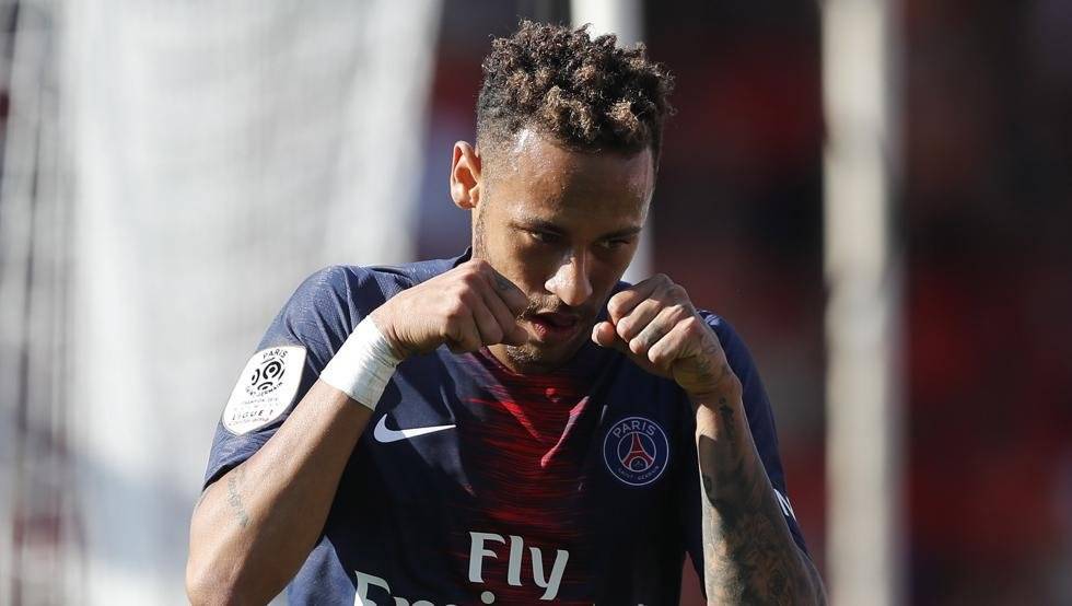 Neymar finge llorar en su festejo