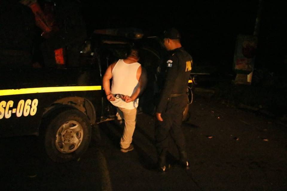 PNC y particular capturados en Escuintla por llevar marihuana