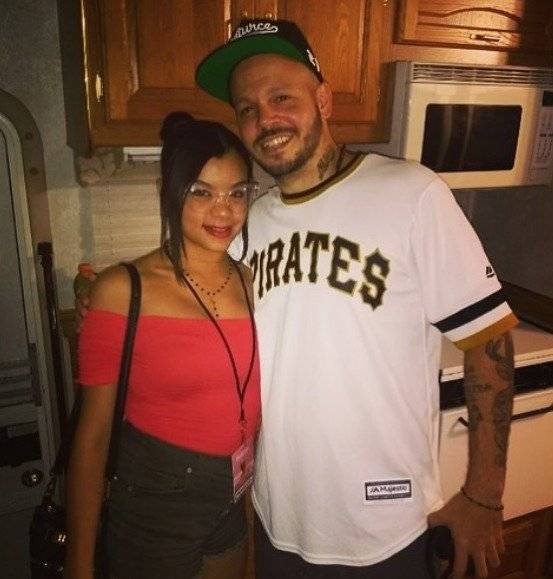 Calle 13 posa con la hija de Vico C