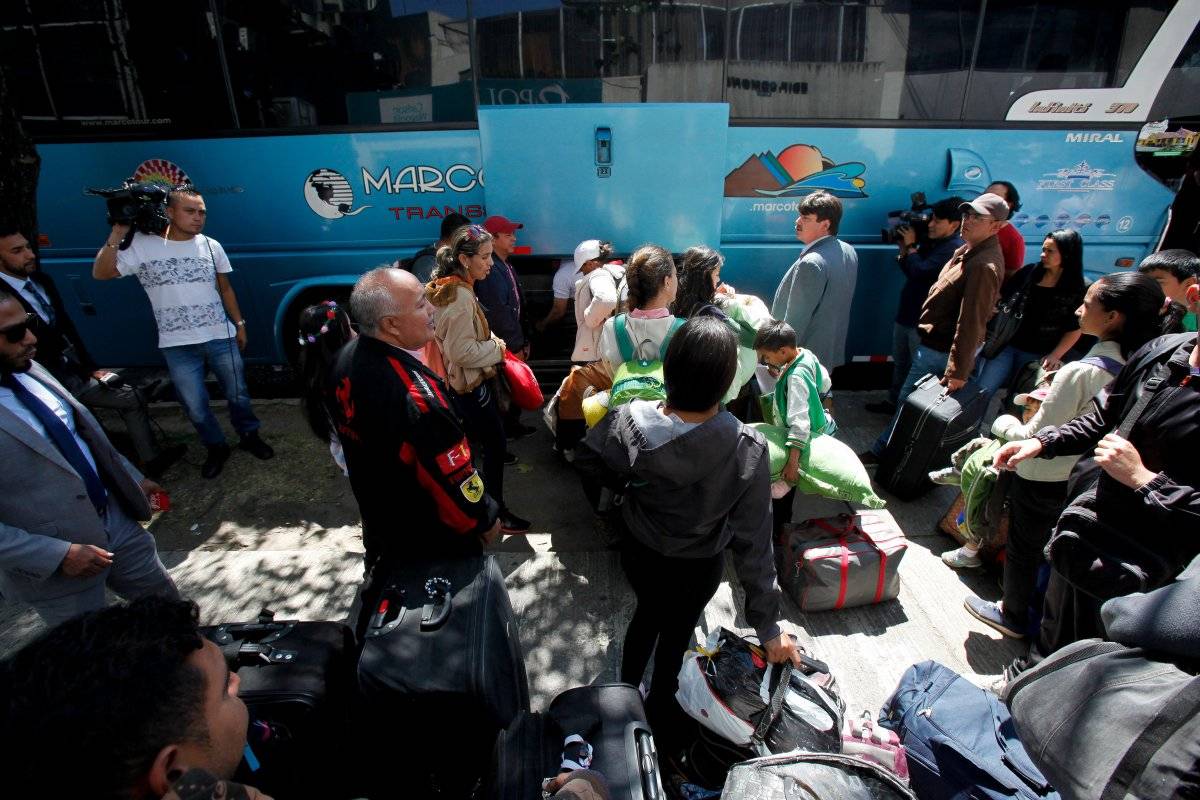Venezolanos en Ecuador regresando a su país
