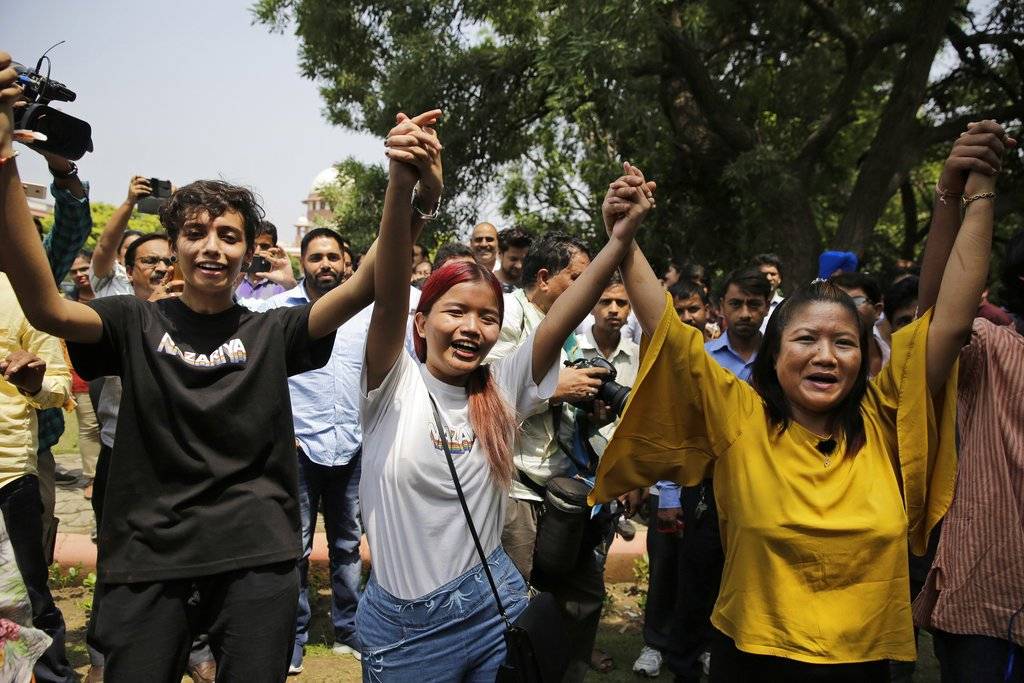 En una decisión histórica, el máximo tribunal del segundo país más poblado del mundo declaró inconstitucional una norma de hace 150 años que condenaba las relaciones entre personas del mismo sexo.