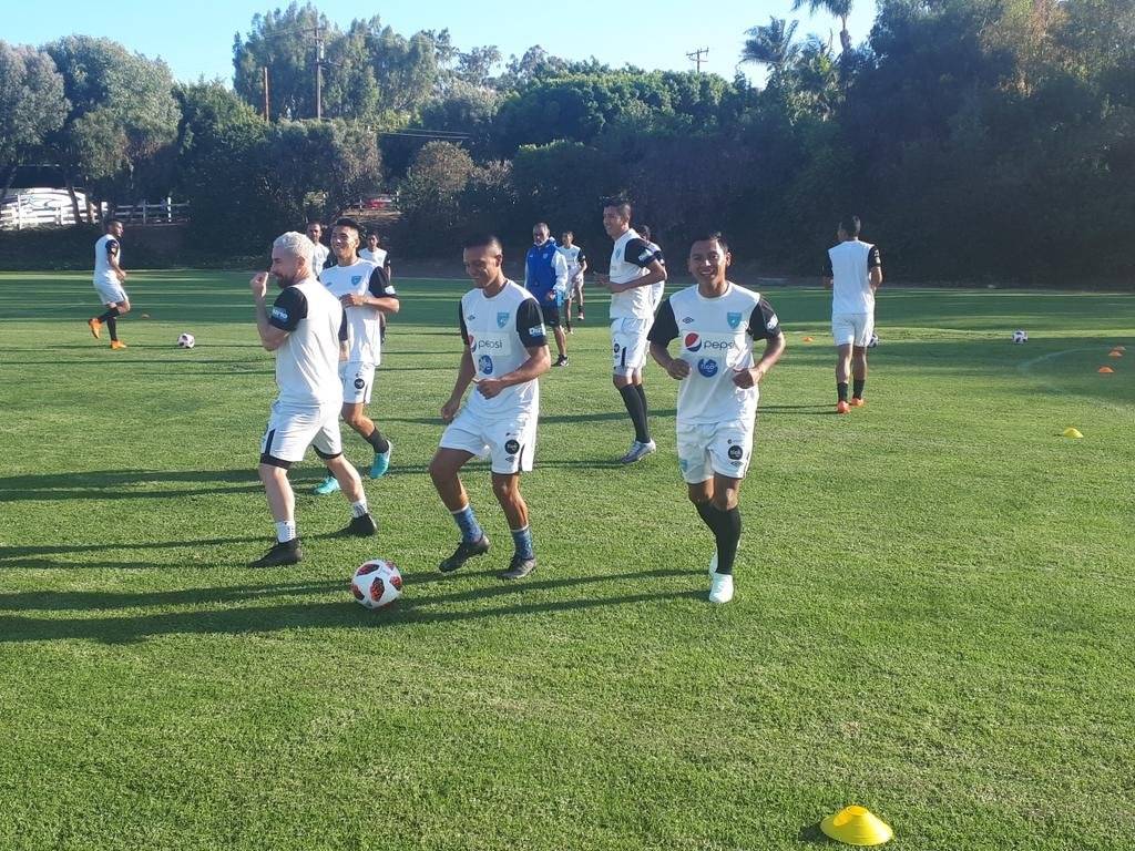 Guatemala durante la práctica previo al juego ante Argentina