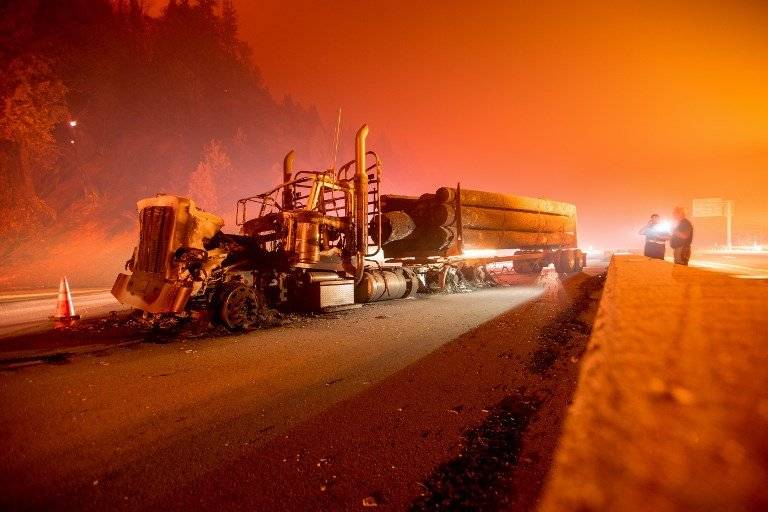 Camiones quemados en California