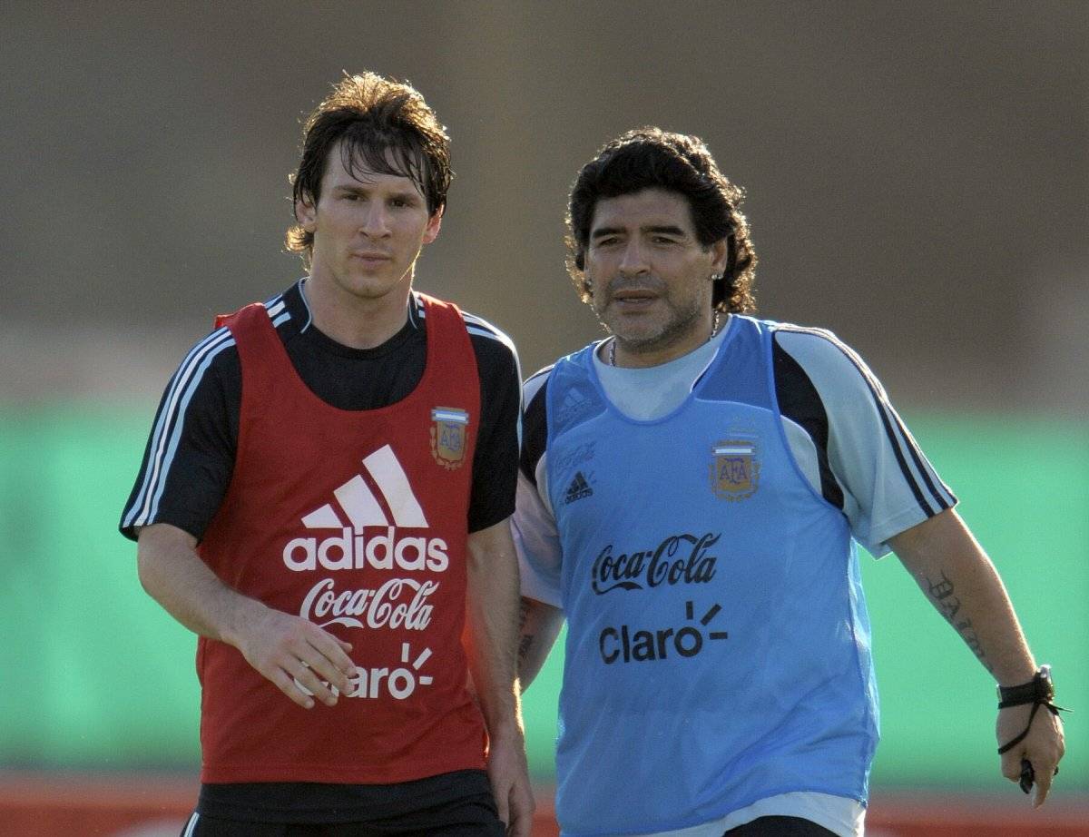 Maradona cuando dirigió a Argentina.