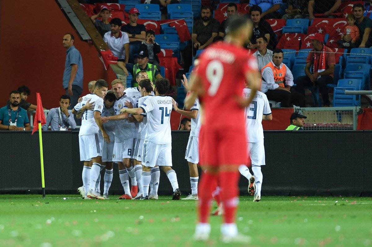 Rusia festejó su primer triunfo