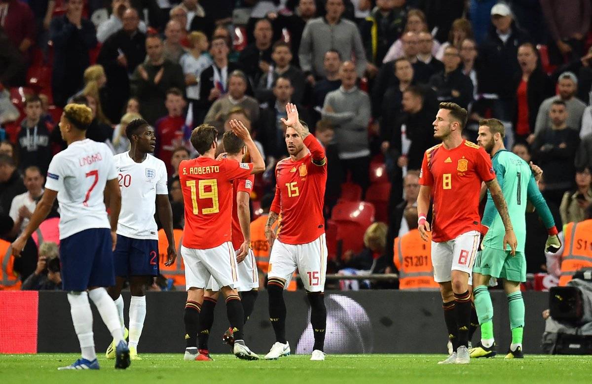 Sergio Ramos festeja el triunfo con sus compañeros