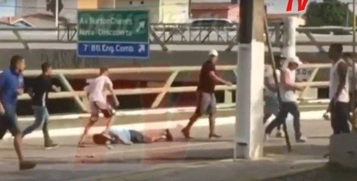 VIDEO: Se desata brutal pelea entre aficionados previo a un partido en Brasil