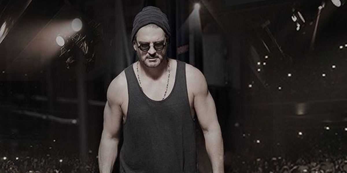 Se sube a metro ruso Arjona y no lo reconocen Se sube a metro ruso Arjona y no lo reconocen