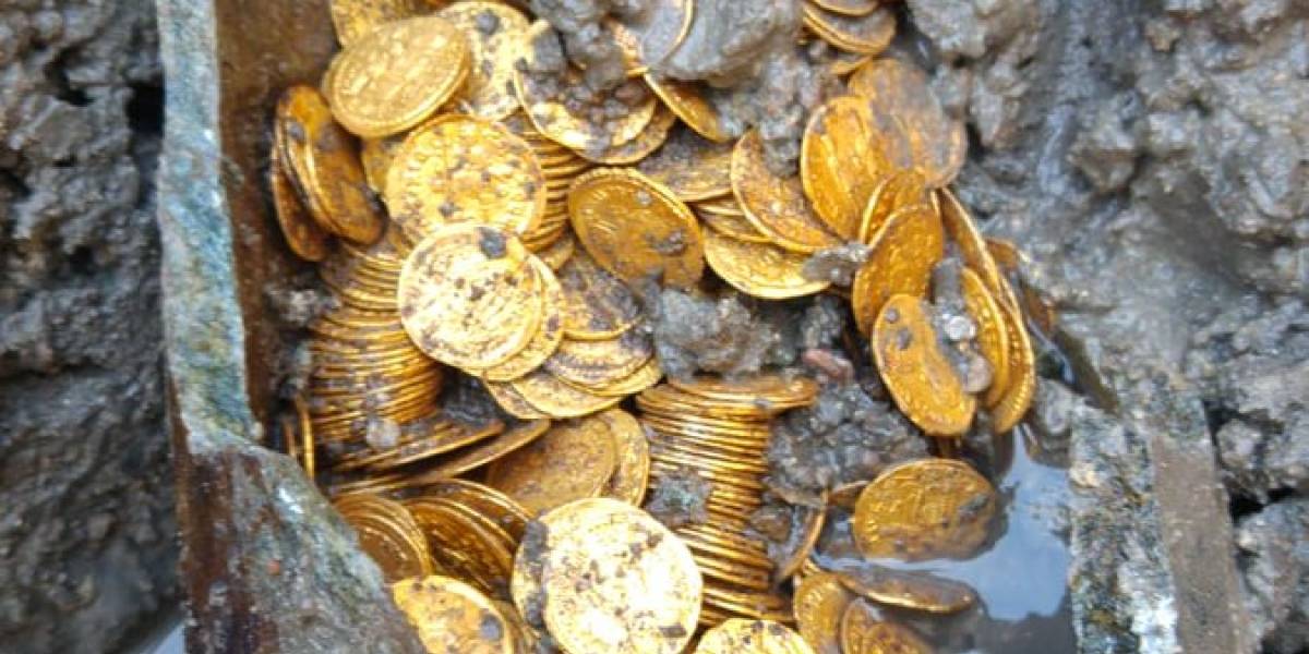 Descubren tesoro del Imperio Romano en una ánfora