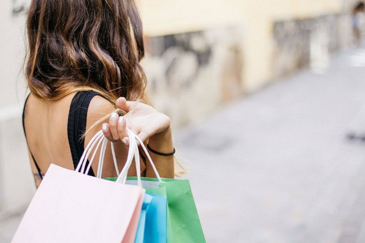 mujer compras