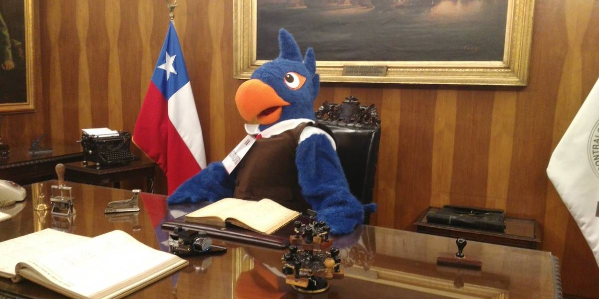 Contraloría y la feroz parada de carro al Twitter del Ministerio de Transporte que dio "like" a José Antonio Kast