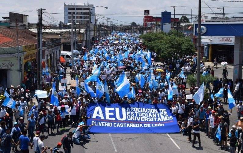 manifestación de la AEU