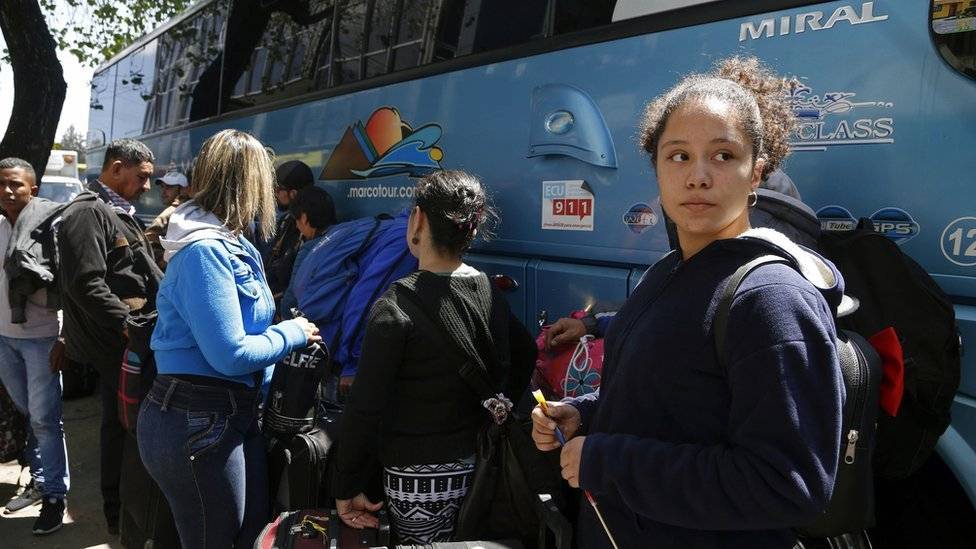 103383098busesafp-731c1414d7d7d18bfcd02e140c8ce103.jpg