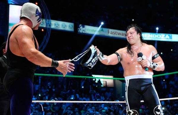 CMLL