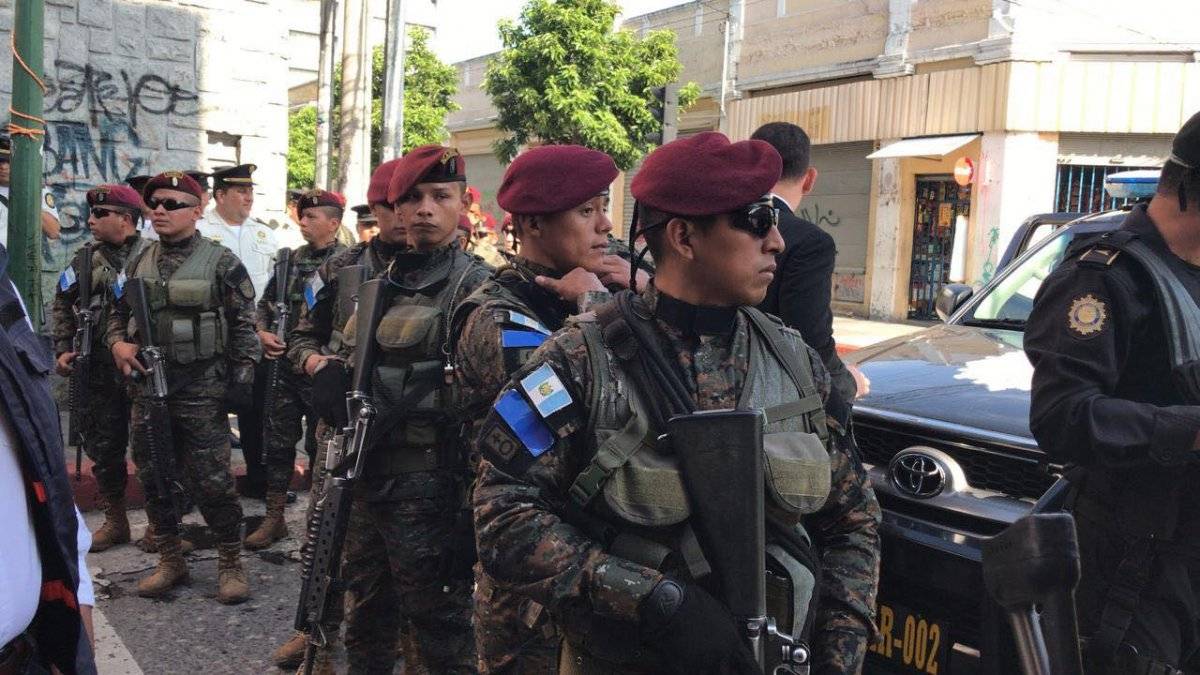 presencia de militares en el Congreso