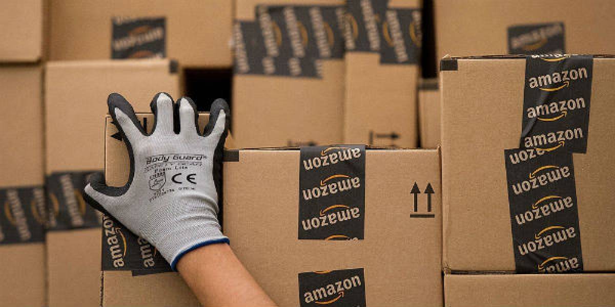 CEO de Amazon anuncia fondo social y es interpelado por precariedad laboral de trabajadores