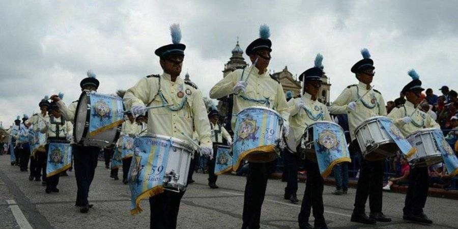 Desfile cívico escolar del 15 de septiembre
