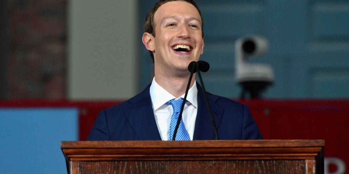 Mark Zuckerberg se pone el parche antes de la herida y elabora manual para combatir las "fake news" en las elecciones