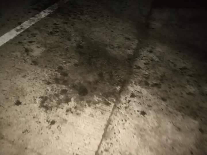 Lanzan aceite quemado a niños