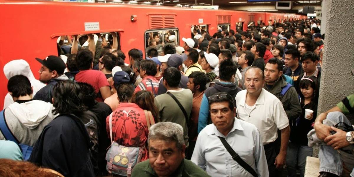 México: Así es como opera una banda de roba celulares en el Metro