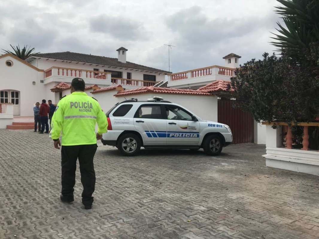 Alcalde de Latacunga fue asaltado y atado con cinta de embalaje en su domicilio Alcalde de Latacunga fue asaltado y atado con cinta de embalaje en su domicilio