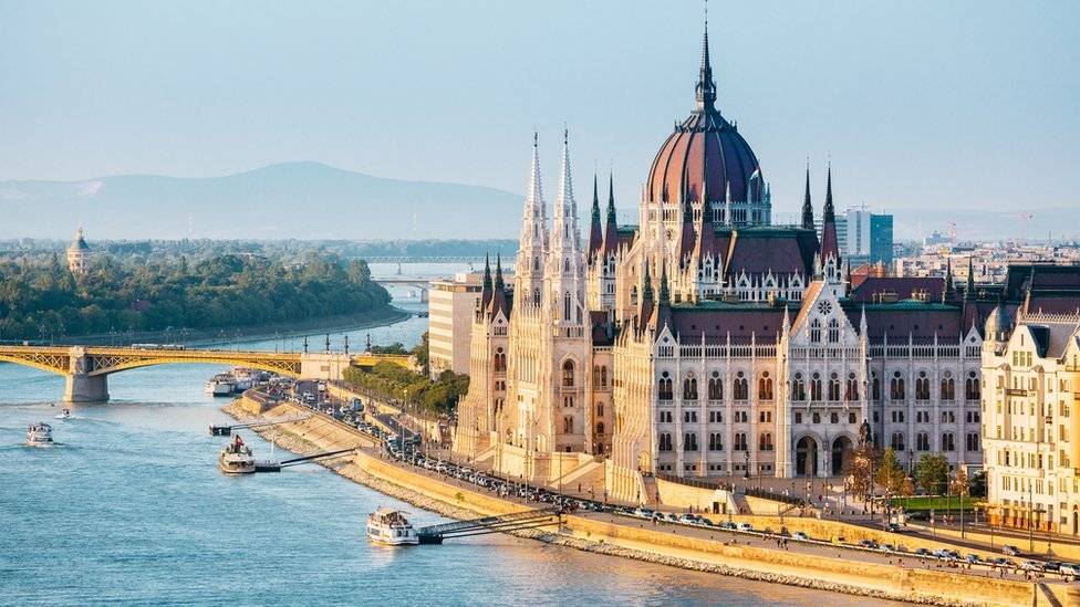 103485633budap-2aa21d18794b5428c77efe72b8c7a73b.jpg