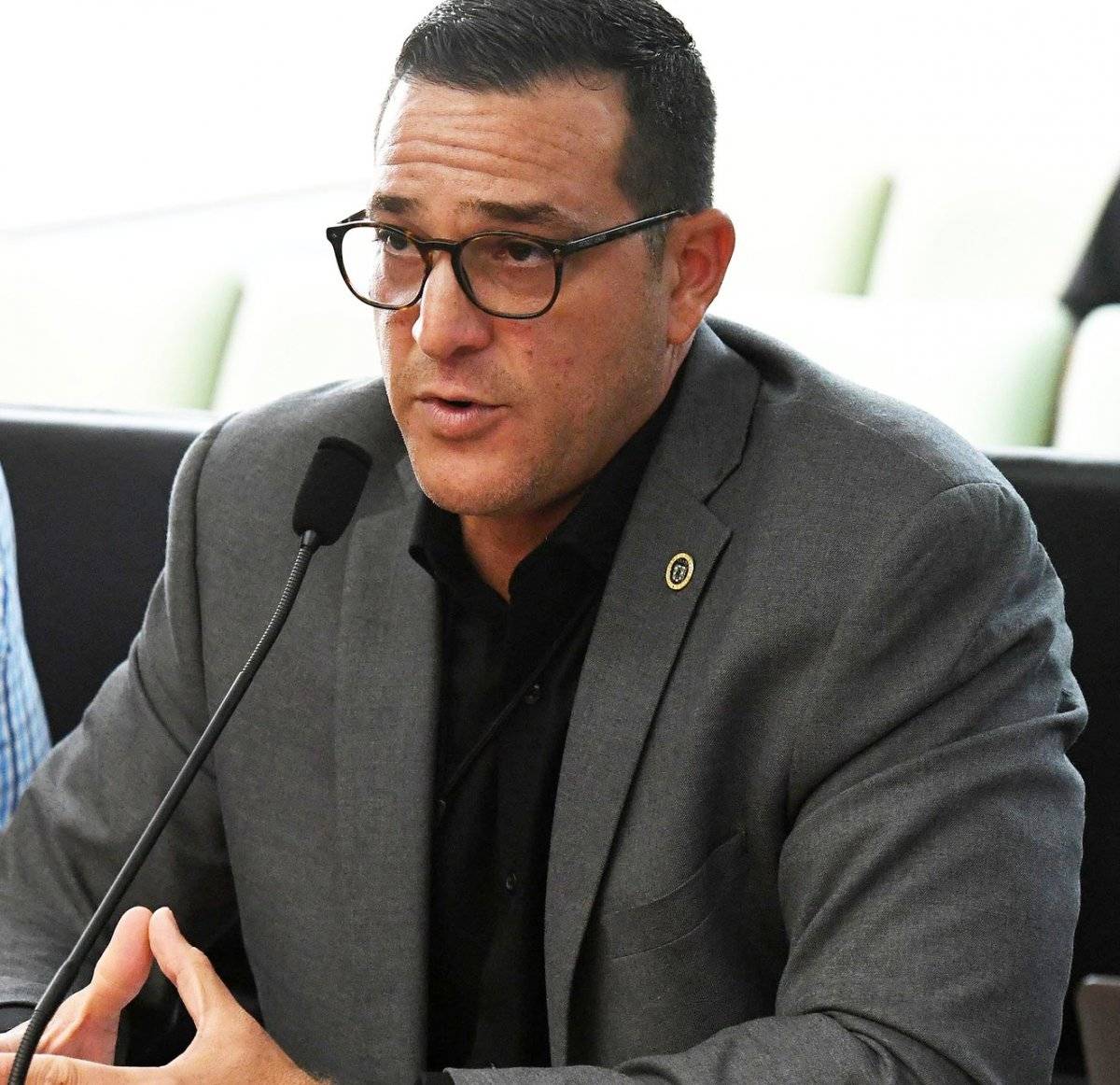 Fernando Gil Enseñat, secretario de Vivienda, dijo que aunque llegue el dinero federal, la gente no lo recibirá rápidamente. denis A. Jones