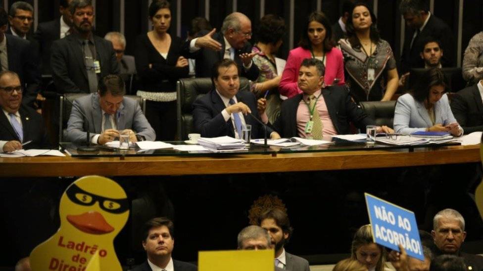 103470297votacaodenunciatemer-ef3ed67e0eb42e4472dec30bc90eded4.jpg