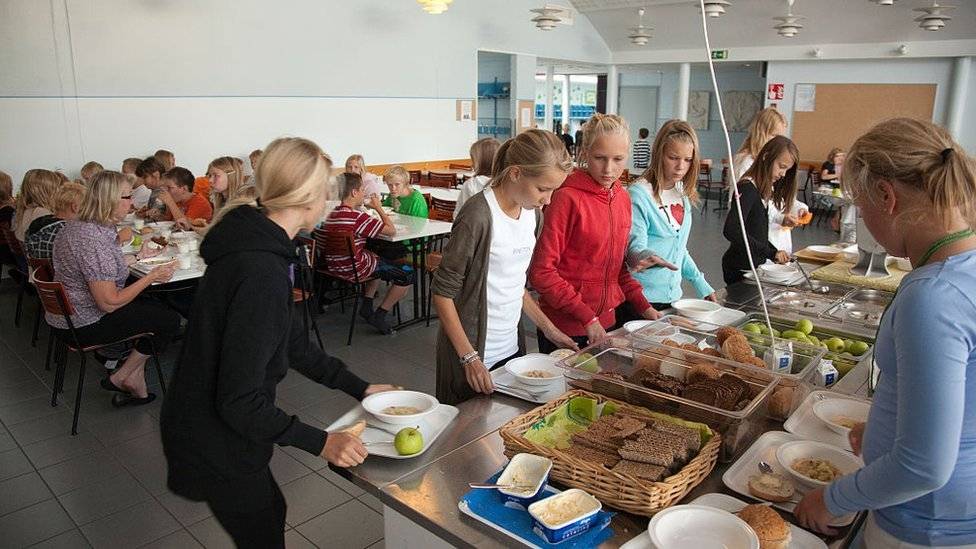 103506058finlandschoollunch-95e87f3bfedc811d70919aa4ab36fcb6.jpg