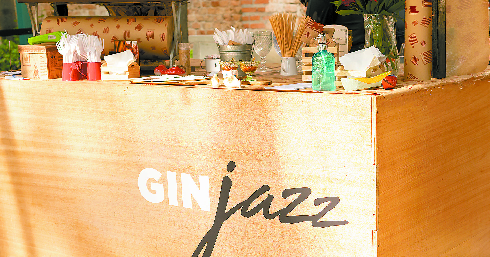 Gin & Jazz Gin & Jazz