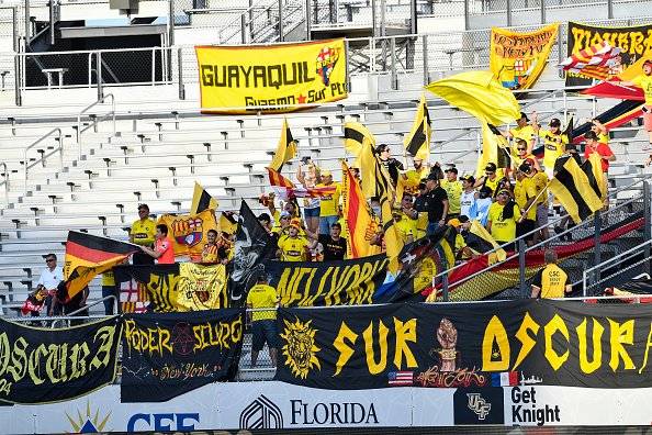 Hinchas Barcelona BS