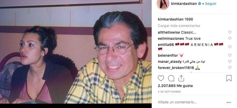 Kim junto con su padre Rob +