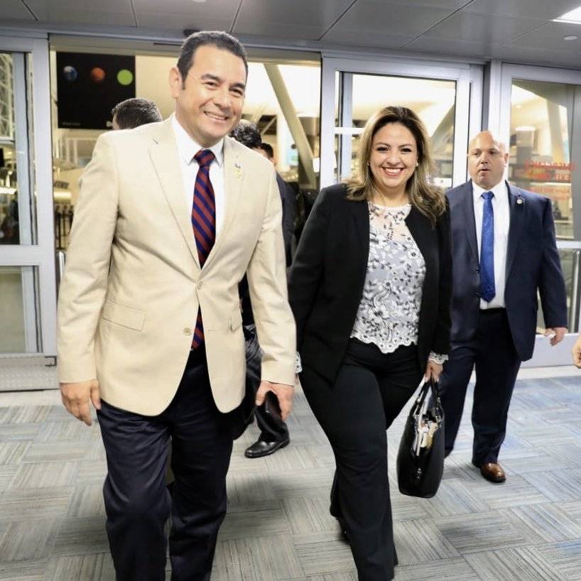 Jimmy Morales y Sandra Jovel llegan a Nueva York para participar en asamblea de la ONU