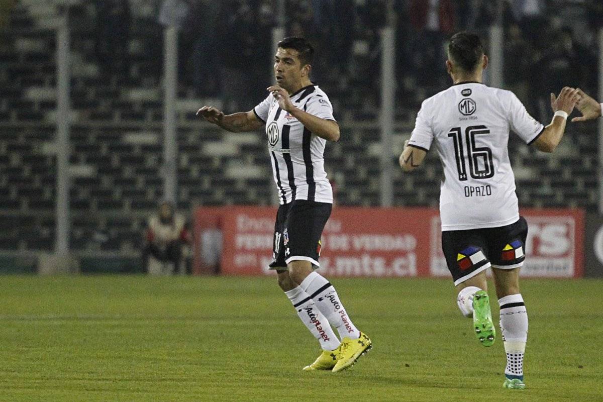 Fierro estaría viviendo sus últimos minutos en Colo Colo / imagen: Photosport