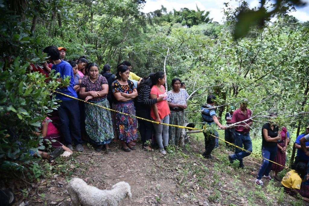tres hombres mueren tras caer a barranco en Ciudad Quetzal