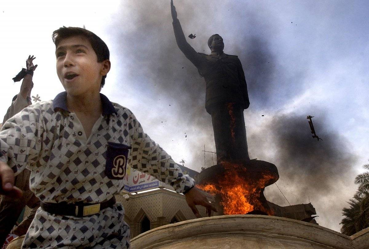 Derribo de la estatua de Saddam Hussein
