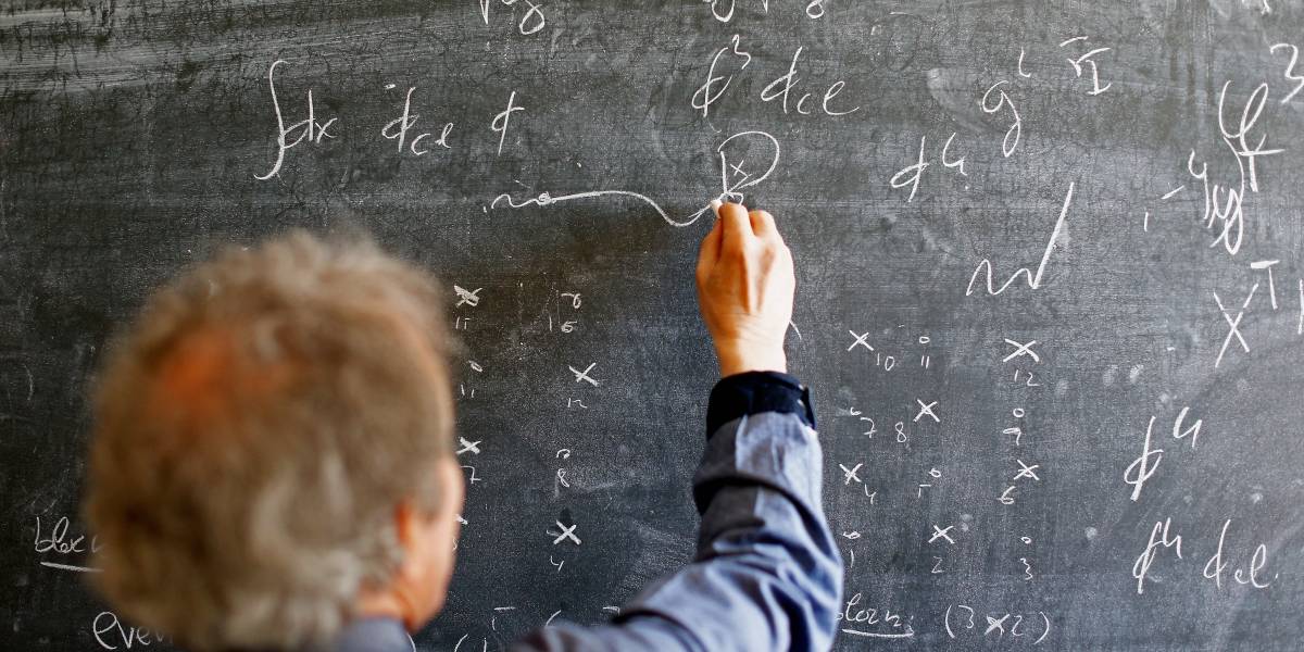 "La física ha sido inventada y construida por hombres": la frase de un científico de la CERN que se ganó las críticas del público