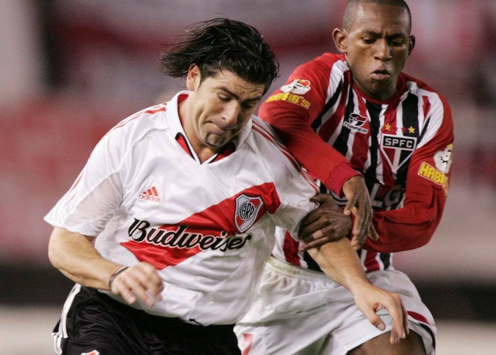 Marcelo Salas participó en tres campañas en las que River Plate llegó a semis de Libertadores. La última fue en 2005, con Sao Paulo como verdugo / Foto: AP