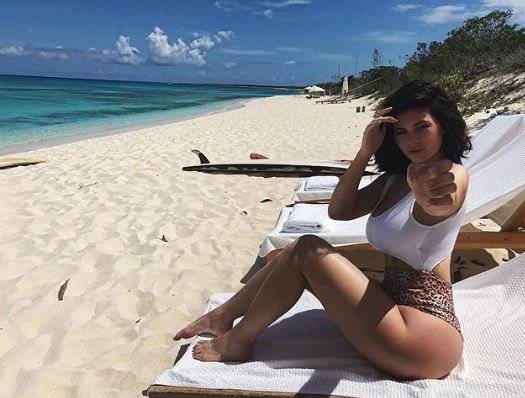 traje de baño de kylie jenner
