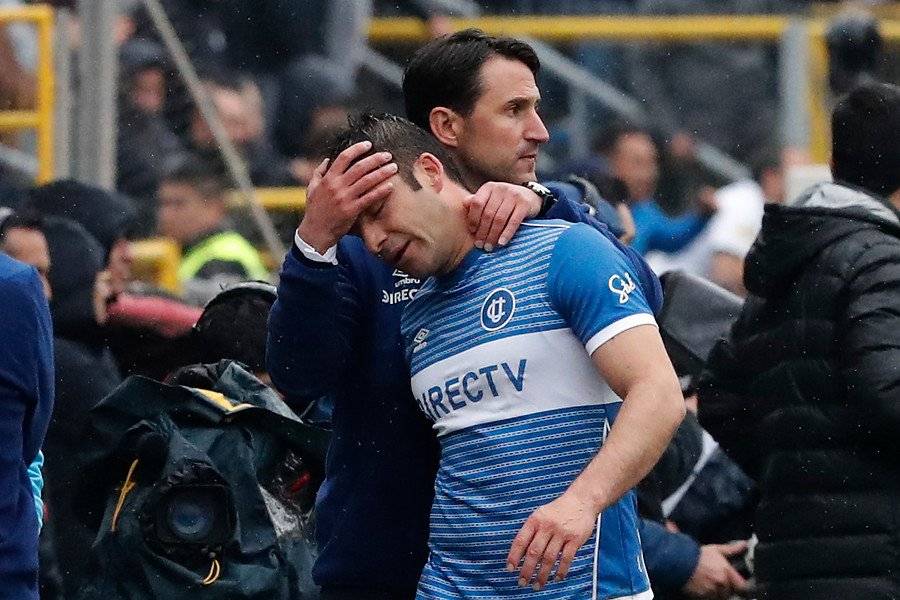 Álvarez sufrió con su tempranera lesión ante Colo Colo / Foto: Photosport