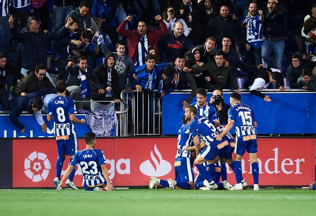 La celebración agónica del Alavés de Maripán ante el poderoso Real Madrid / Foto: Getty Images