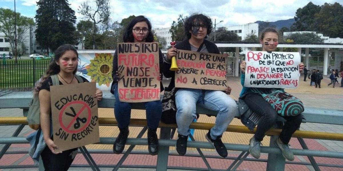 Estudiantes colombianos utilizan memes para protestar por la educación pública Estudiantes colombianos utilizan memes para protestar por la educación pública