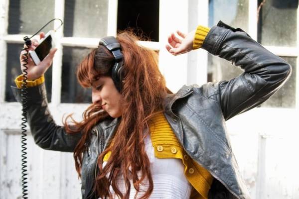 Artistas en pie de guerra contra prohibición de colocar música en bares y restaurantes por plan Paso a Paso