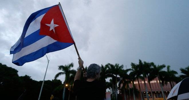 banderacubanaeneeuudest-d1ea7dbb219cba29d545af6a92ee4c02.jpg