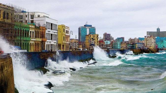 hollywoodembracecuba-66214f0f8fb89bc88c9883858b36a578.jpg